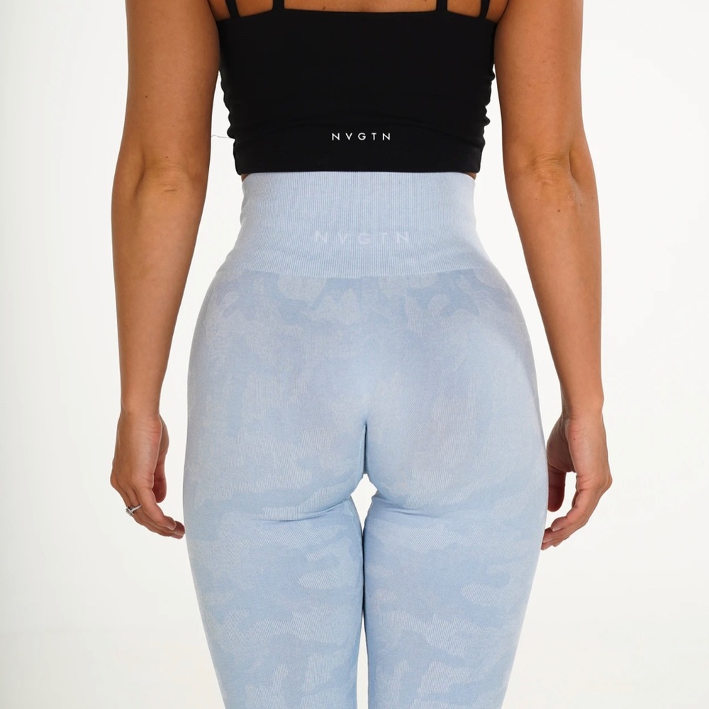 Icy Blue Camo Seamless Leggings - Picture 4 of 4